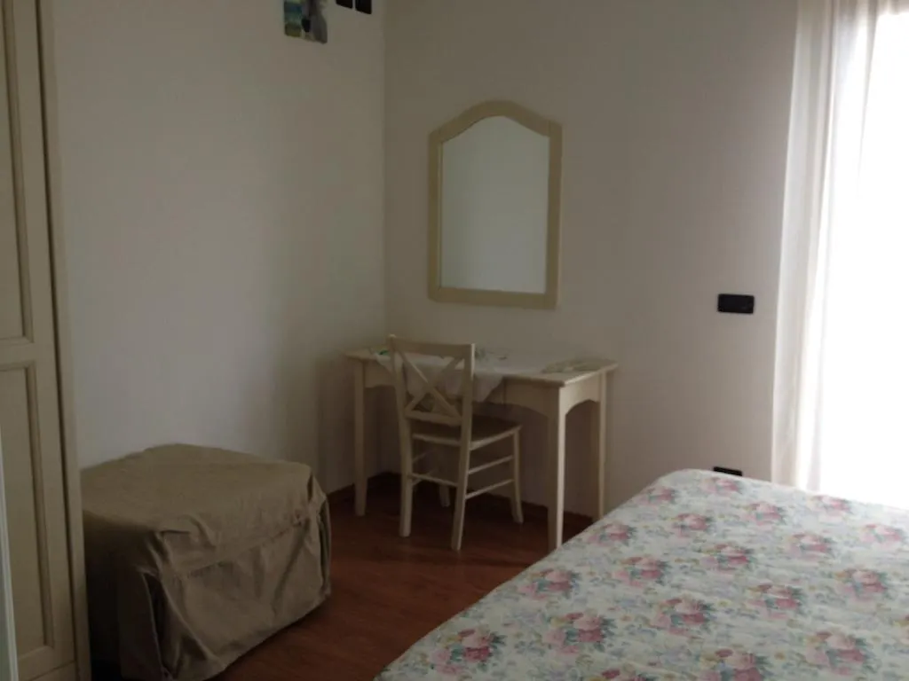 Affittacamere Battistoli Costermano Guest house
